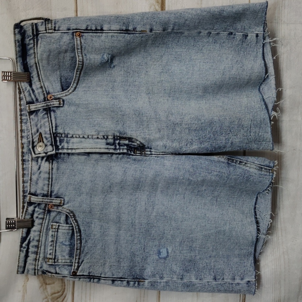 Old Navy Denim High-Rise O.G. Straight Secret Smooth Pockets Lt Wash Shorts, 14